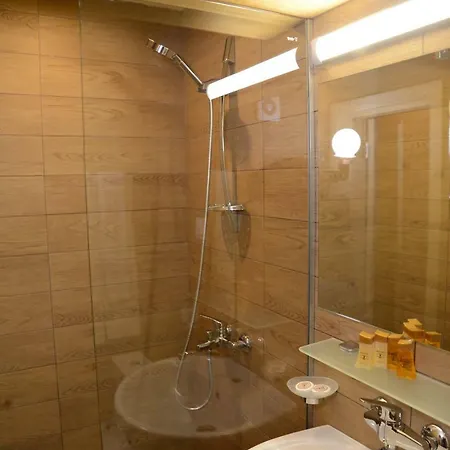 Отель Bona Vita 2*